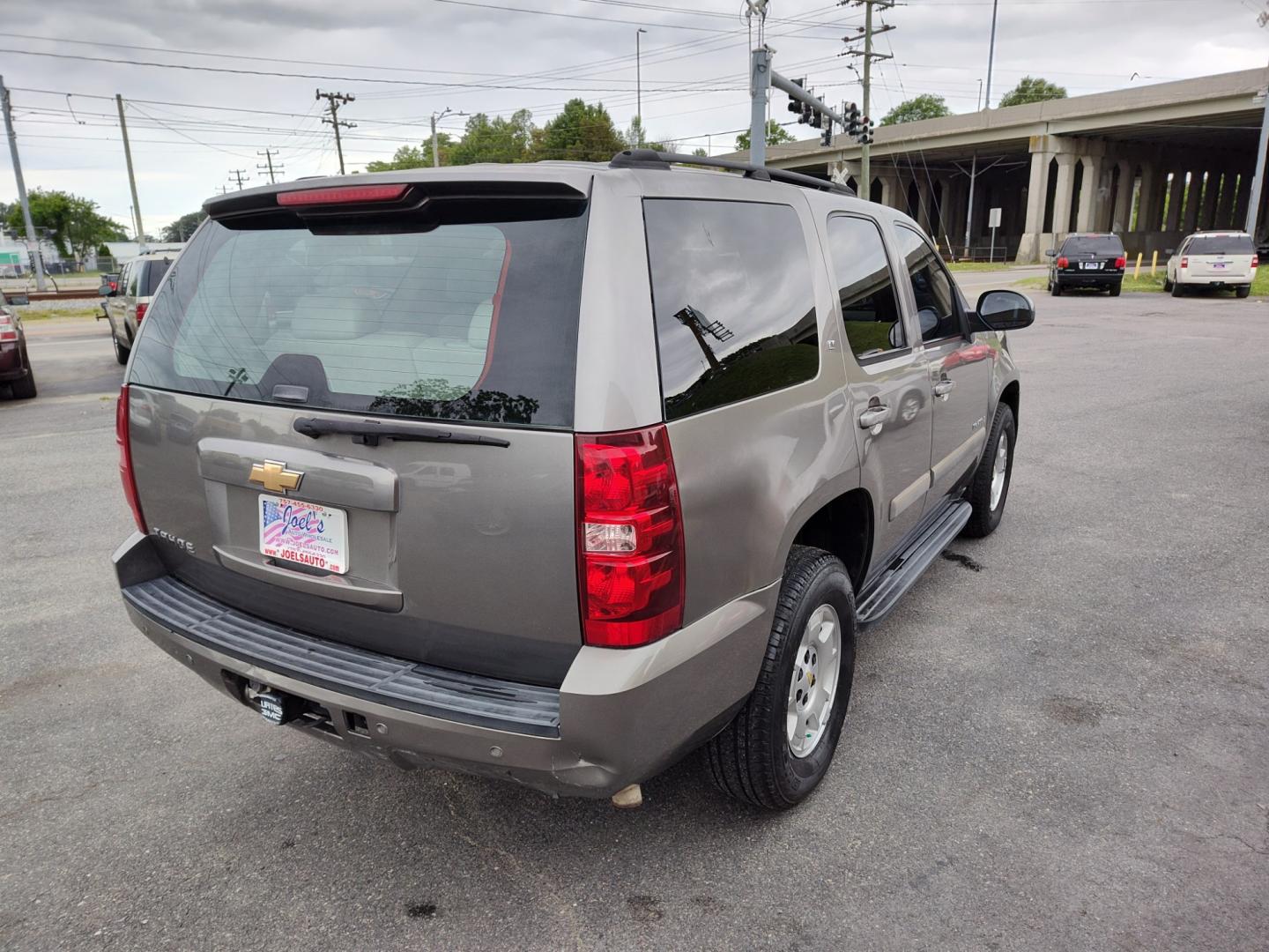 2007 Gray Chevrolet Tahoe (1GNFK13097R) , located at 5700 Curlew Drive, Norfolk, VA, 23502, (757) 455-6330, 36.841885, -76.209412 - Photo#13